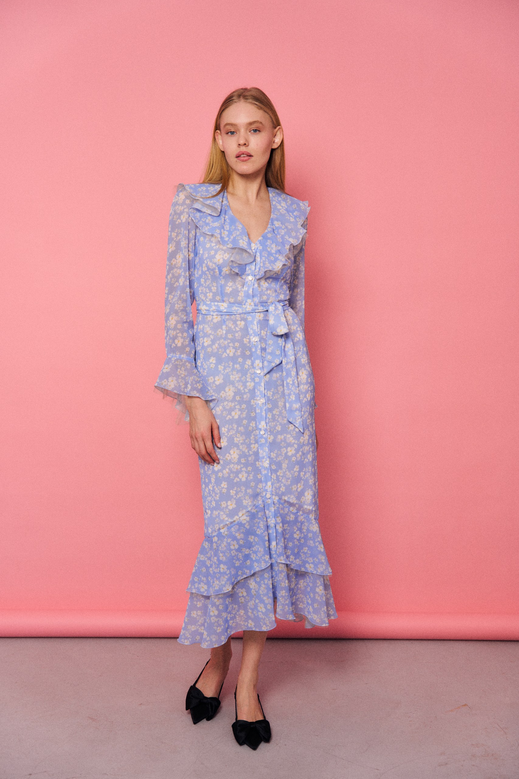 Dress with flower design Mid length & Long sleeves – LA FOLIE
